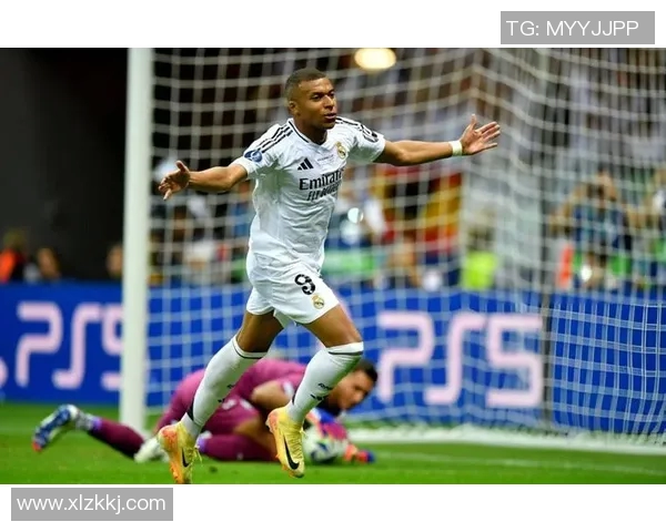 全球足球巨星前十名盘点 这些传奇人物如何书写历史篇章